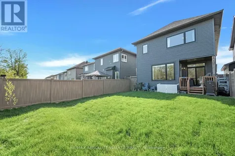 515 Paakanaak Avenue Ottawa ON K1X 0G9