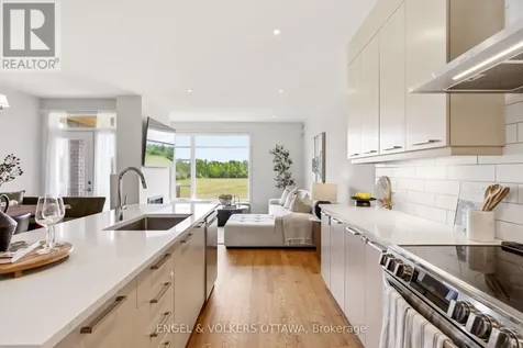 256 Shuttleworth Drive Ottawa ON K1T 0T4