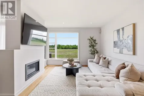 256 Shuttleworth Drive Ottawa ON K1T 0T4