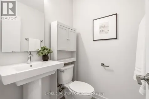 256 Shuttleworth Drive Ottawa ON K1T 0T4
