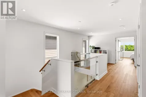 256 Shuttleworth Drive Ottawa ON K1T 0T4