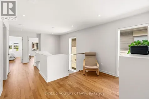 256 Shuttleworth Drive Ottawa ON K1T 0T4
