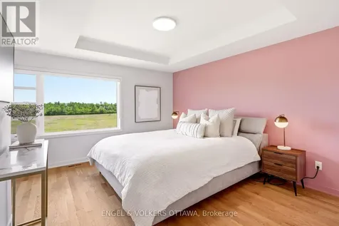 256 Shuttleworth Drive Ottawa ON K1T 0T4