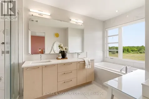 256 Shuttleworth Drive Ottawa ON K1T 0T4