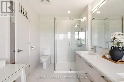 256 Shuttleworth Drive Ottawa ON K1T 0T4