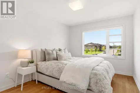 256 Shuttleworth Drive Ottawa ON K1T 0T4