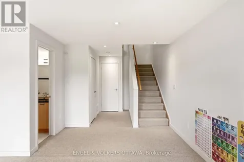 256 Shuttleworth Drive Ottawa ON K1T 0T4