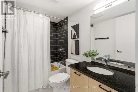 256 Shuttleworth Drive Ottawa ON K1T 0T4