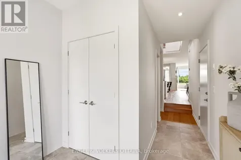 256 Shuttleworth Drive Ottawa ON K1T 0T4