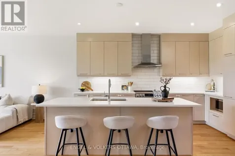 256 Shuttleworth Drive Ottawa ON K1T 0T4