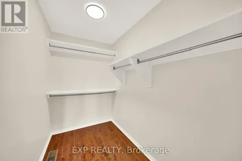 186 Southport Drive Ottawa ON K1T 3P4