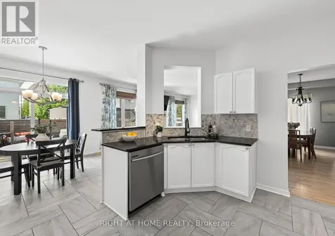 517 Stonechurch Way Ottawa ON K2J 0C6