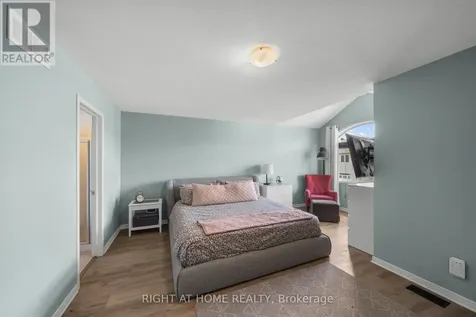 517 Stonechurch Way Ottawa ON K2J 0C6