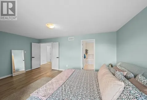 517 Stonechurch Way Ottawa ON K2J 0C6