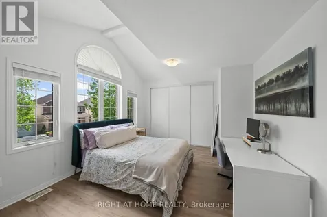 517 Stonechurch Way Ottawa ON K2J 0C6