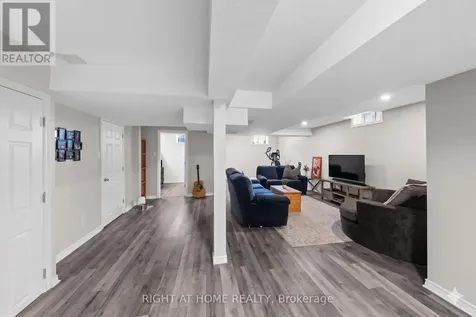 517 Stonechurch Way Ottawa ON K2J 0C6