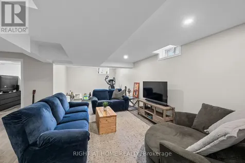 517 Stonechurch Way Ottawa ON K2J 0C6
