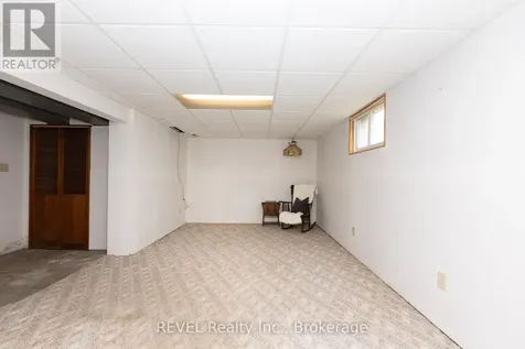 247 Kilgour Avenue Welland (broadway) ON L3C 2R1