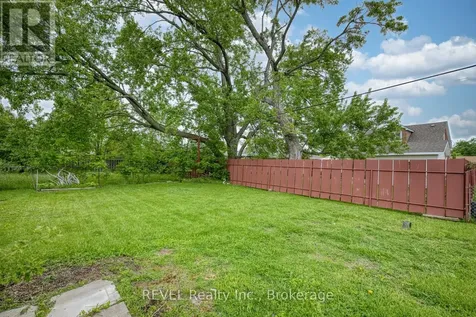 247 Kilgour Avenue Welland (broadway) ON L3C 2R1