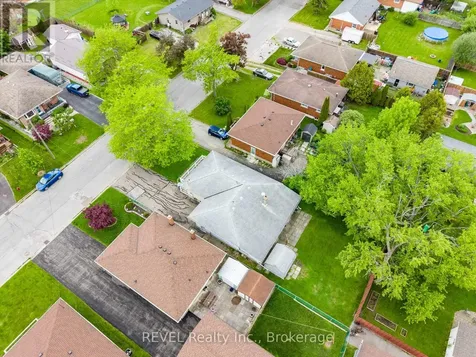 247 Kilgour Avenue Welland (broadway) ON L3C 2R1