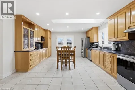 58 Kilbourn Avenue Stoney Creek ON L8G 3E2