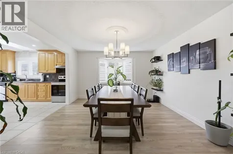 58 Kilbourn Avenue Stoney Creek ON L8G 3E2