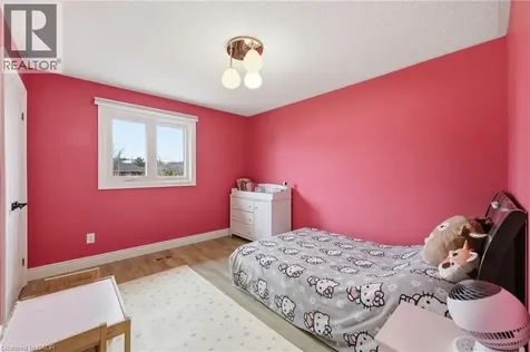58 Kilbourn Avenue Stoney Creek ON L8G 3E2