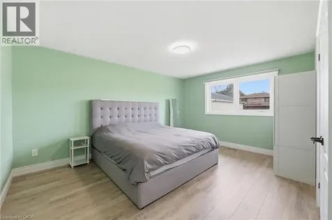 58 Kilbourn Avenue Stoney Creek ON L8G 3E2