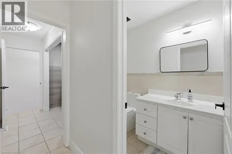 58 Kilbourn Avenue Stoney Creek ON L8G 3E2