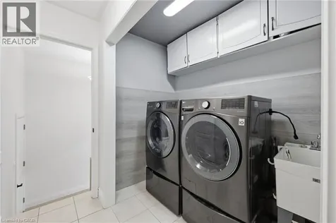58 Kilbourn Avenue Stoney Creek ON L8G 3E2