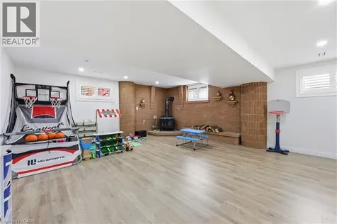 58 Kilbourn Avenue Stoney Creek ON L8G 3E2