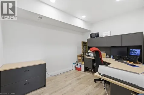58 Kilbourn Avenue Stoney Creek ON L8G 3E2