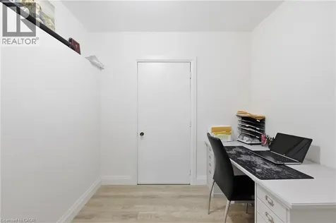 58 Kilbourn Avenue Stoney Creek ON L8G 3E2