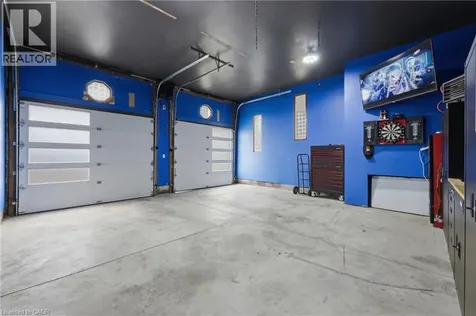 58 Kilbourn Avenue Stoney Creek ON L8G 3E2