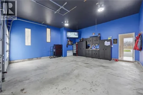 58 Kilbourn Avenue Stoney Creek ON L8G 3E2