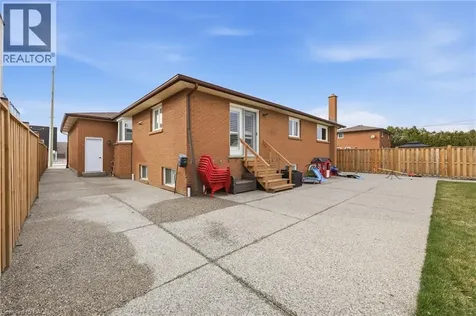 58 Kilbourn Avenue Stoney Creek ON L8G 3E2