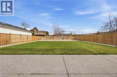 58 Kilbourn Avenue Stoney Creek ON L8G 3E2