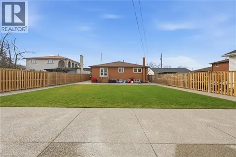 58 Kilbourn Avenue Stoney Creek ON L8G 3E2