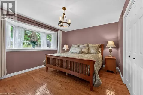 136 Mountain Street Grimsby ON L3M 4E7