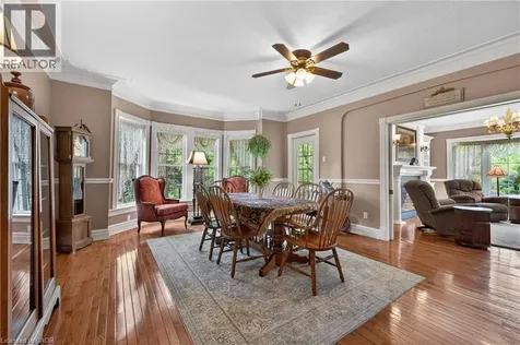 136 Mountain Street Grimsby ON L3M 4E7