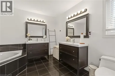 149 Cove Crescent Stoney Creek ON L8E 5A1