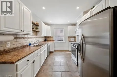 3 Lloyd Street Brantford ON N3S 3E3