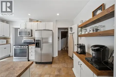 3 Lloyd Street Brantford ON N3S 3E3