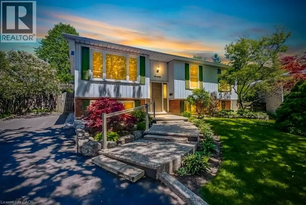 70 Graystone Drive Hamilton ON L9C 4R8