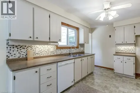 70 Graystone Drive Hamilton ON L9C 4R8