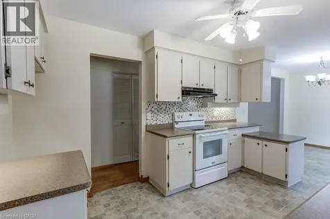 70 Graystone Drive Hamilton ON L9C 4R8
