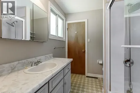 70 Graystone Drive Hamilton ON L9C 4R8