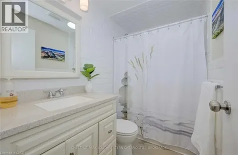 275 Kingswood Drive Kitchener ON N2E 1S1