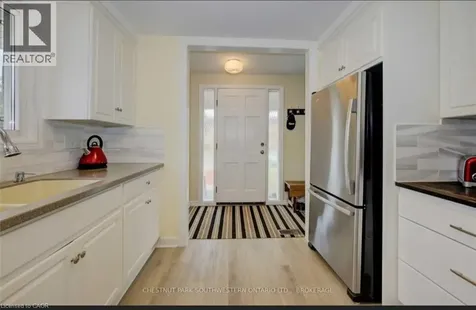 275 Kingswood Drive Kitchener ON N2E 1S1