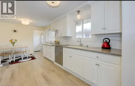 275 Kingswood Drive Kitchener ON N2E 1S1